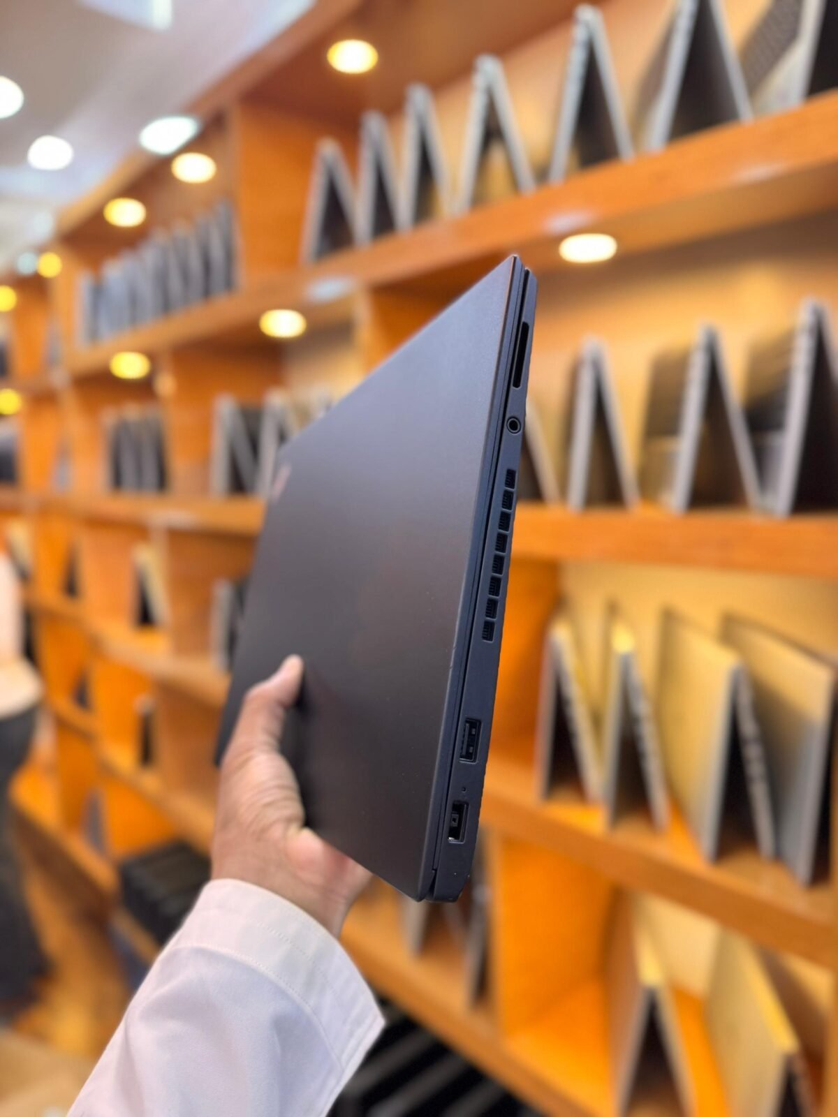 Lenovo ThinkPad T470s | Intel Core i7 | 8GB RAM | 256GB SSD | 14" Non-Touchscreen - Image 5