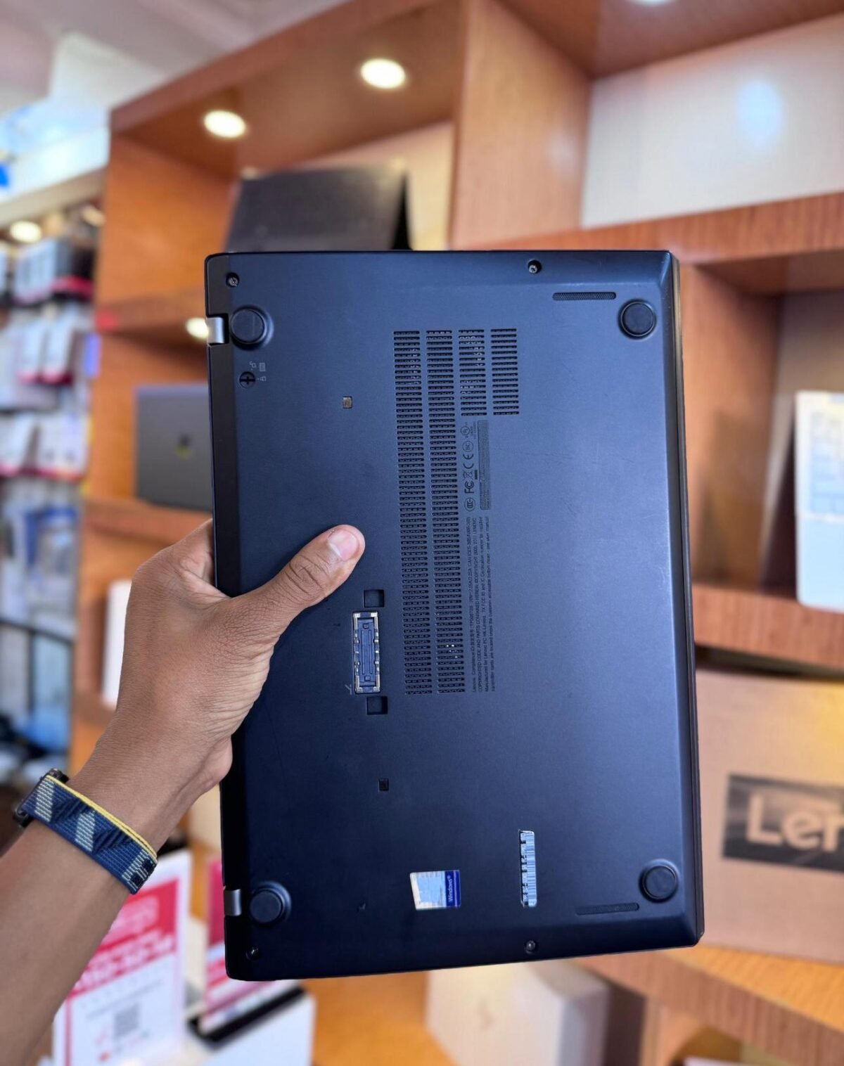 Lenovo ThinkPad T470s | Intel Core i7 | 8GB RAM | 256GB SSD | 14" Non-Touchscreen - Image 3