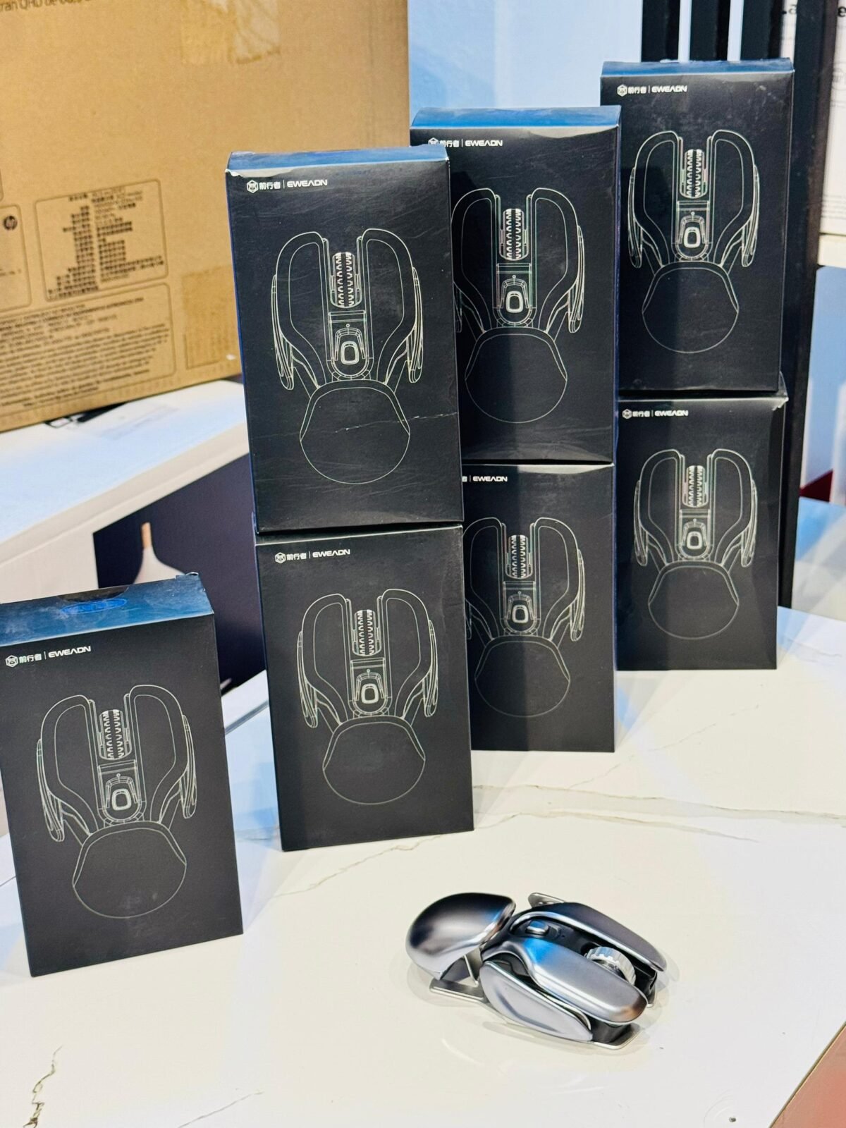 Q6 Wireless Mouse Rechargeable - Silent Click & Ergonomic Design | Tanzania - Image 2